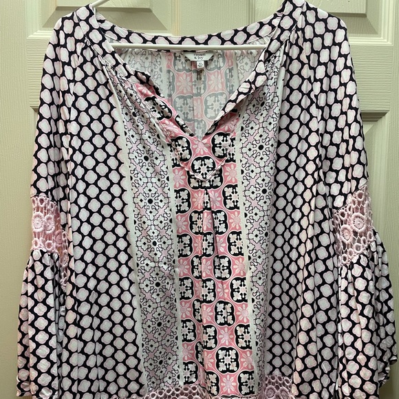 crown & ivy Tops - Crown and ivy blouse